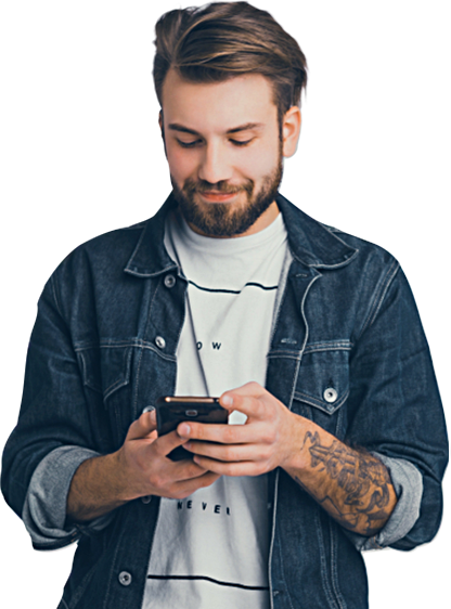 Foto homem usando celular